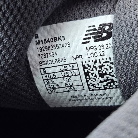 NEW New Balance 1540v3 Mens Size 9 B Narrow Running Shoes M1540BK3 - Picture 10 of 11